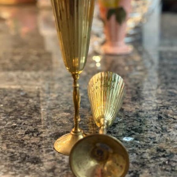 Set of 2 Vintage Brass Champagne Flutes, Metal Glassware Ribbed Gold Goblets - Picture 9 of 10